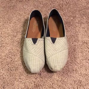 Toms Canvas Shoes
